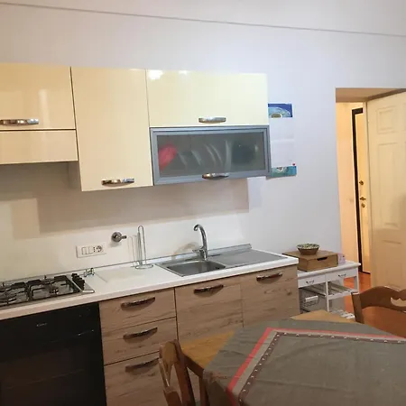 Giovanni - Salita Petronilla Apartment